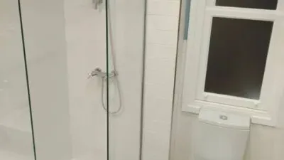 Piso en alquiler en Calle de Urzáiz, cerca de Calle del Alcalde Vázquez Varela, Fátima-Travesía de Vigo-San Xoán (Distrito Casco Urbano. Vigo) de 850 €<span>/mes</span>