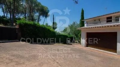 Chalet on Carrer de Casas i Amigó photo 9