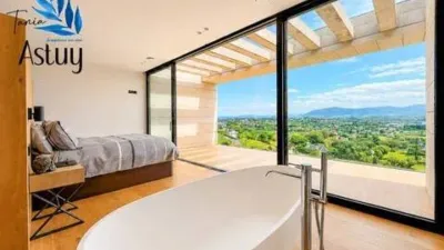 Chalet in Barrio de Igollo Canteras photo 12
