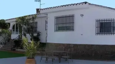 Chalet on Pedro de Mena Street photo 4