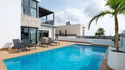 Chalet en Avenida Barcelona photo 8