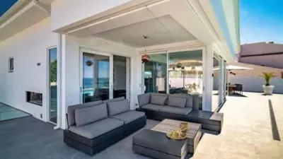 Chalet on Calle Genaro La Huerta photo 12