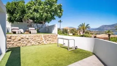 Chalet on Calle Genaro La Huerta photo 39