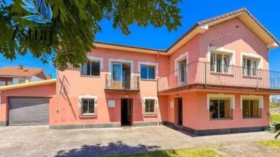 Chalet on Las Presas Street photo 4