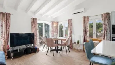 Chalet on Calle Mar Tirre photo 13