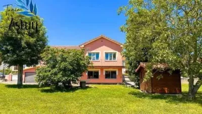 Chalet on Las Presas Street photo 2