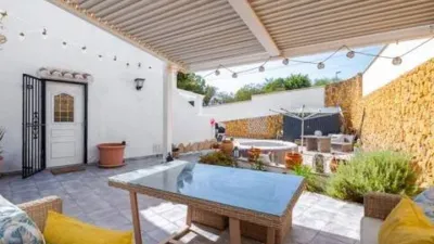 Chalet on Calle Mar Tirre photo 9