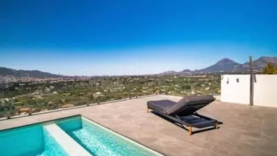 Chalet on Calle Genaro La Huerta photo 9