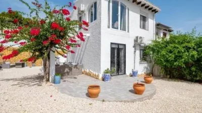Chalet on Calle Mar Tirre photo 26