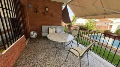 Chalet on Carrer de les Maravillas photo 3