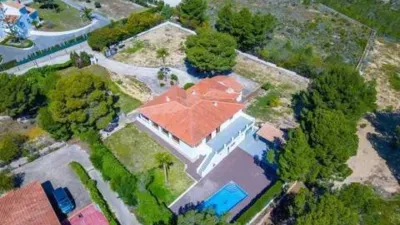 Chalet on Avinguda Coloma photo 2