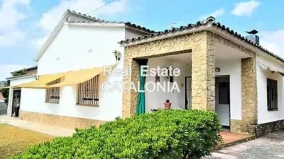 Chalet on Carrer de la Senyera photo 2