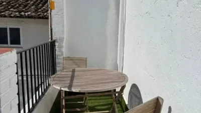 Rustic house on Calle de Felipe II photo 2