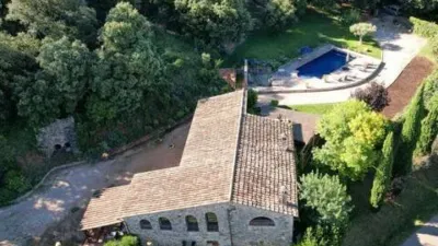 Rustic house in Esponellà photo 9