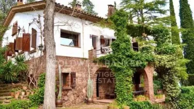 Chalet in Castellví de Rosanes photo 6