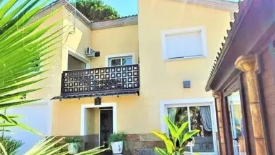 Chalet on Carrer del Crisantem photo 2