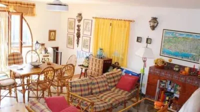 Semi-detached house in the Almijara urbanization, Nerja, with sea views. The property comprises a living room, kitchen, shower room, private patio, and a terrace on the ground floor. Three bedrooms and one bathroom on the first floor. There is also a basement converted into a small study. Parking and communal pool included. Sea views. photo 2