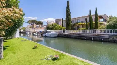 Chalet on Carrer Norfeu photo 7