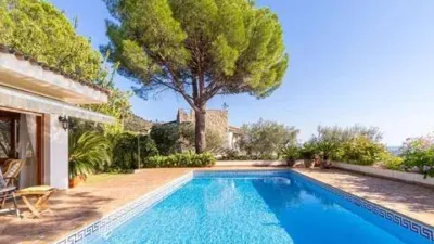 Chalet on Carrer Nord photo 3