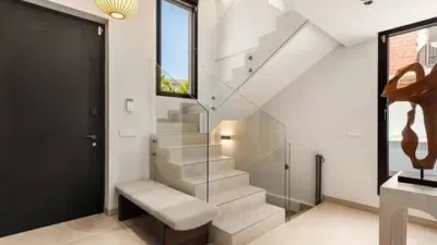 Chalet on Carrer Londres photo 26