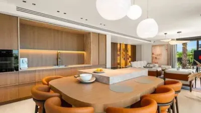 Chalet on Carrer Londres photo 7