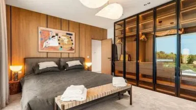 Chalet on Carrer Londres photo 12