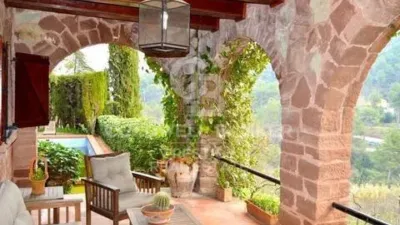 Chalet in Castellví de Rosanes photo 2
