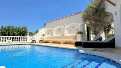 Chalet on Carrer de la Riera Ginjolers photo 2