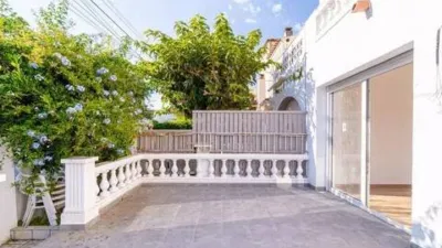 Chalet on Carrer del Port de Rodas photo 2
