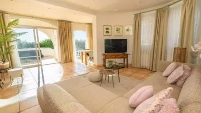 Chalet on Carrer de la Riera Ginjolers photo 6