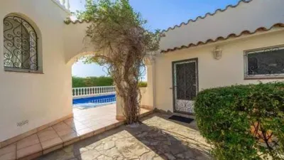 Chalet on Carrer de la Riera Ginjolers photo 40