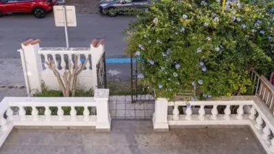 Chalet on Carrer del Port de Rodas photo 18
