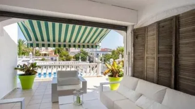 Chalet on Carrer del Segre photo 15