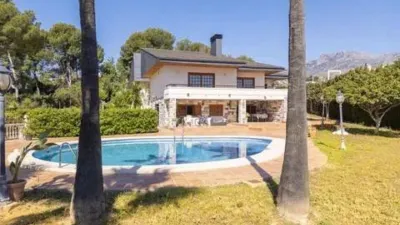 Chalet in La Nucia photo 2