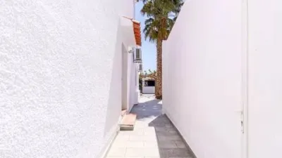 Chalet on Carrer Norfeu photo 18