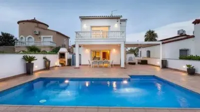 Chalet en Carrer de l'Ebre photo 9