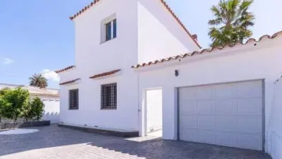 Chalet on Carrer Norfeu photo 4