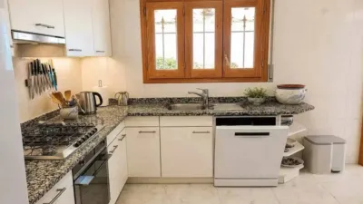 Chalet on Carrer de Pau Vila photo 6