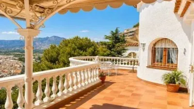 Chalet on Carrer de Pau Vila photo 5