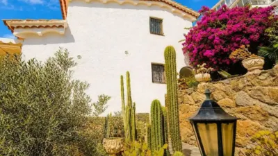 Chalet on Carrer de Pau Vila photo 3