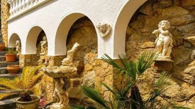 Chalet on Carrer de Pau Vila photo 34