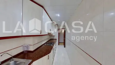 Apartment in El Clot photo 5