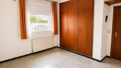 Chalet on Carrer de l'Ebre photo 9