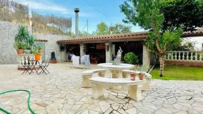 Chalet in Sant Vicenç dels Horts photo 4