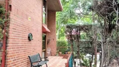 Chalet in Alameda de Osuna photo 8