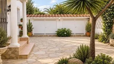 Chalet on Carrer de l'Ebre photo 27