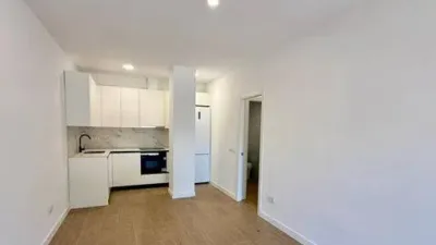 Flat in Velilla de San Antonio photo 2