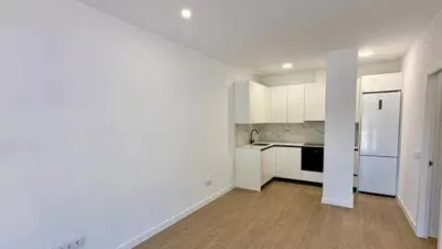 Flat in Velilla de San Antonio photo 3