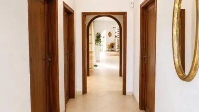 Chalet on Carrer de l'Ebre photo 8