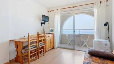 Apartment in Passatge Muga Delta photo 7